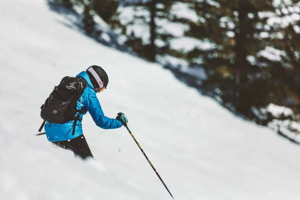 kid in best ski helmet